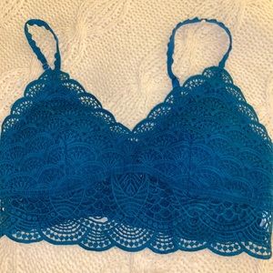 WOMENS BLUE LACE BRALETTE